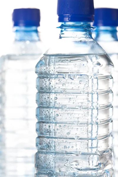 Zimna woda butelkowana — Zdjęcie stockowe