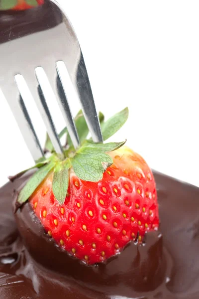 Chocolate Coating Strawberries — Stock Photo, Image