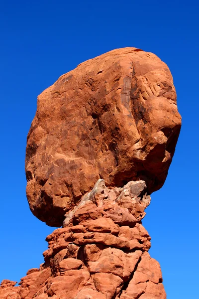 Tasapainoinen Rock - Arches kansallispuisto — kuvapankkivalokuva