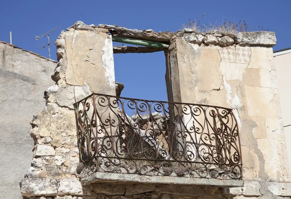 Balcony in ruins — Stock Photo, Image