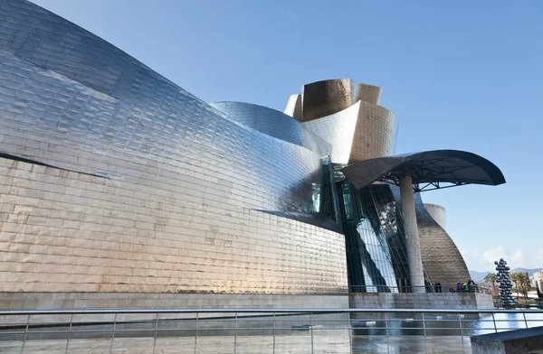 Guggenheimovo muzeum v Bilbau, Španělsko — Stock fotografie