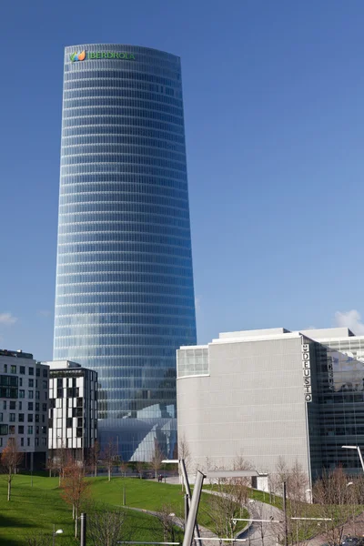 Office felhőkarcoló a belvárostól Bilbao, Spanyolország — Stock Fotó