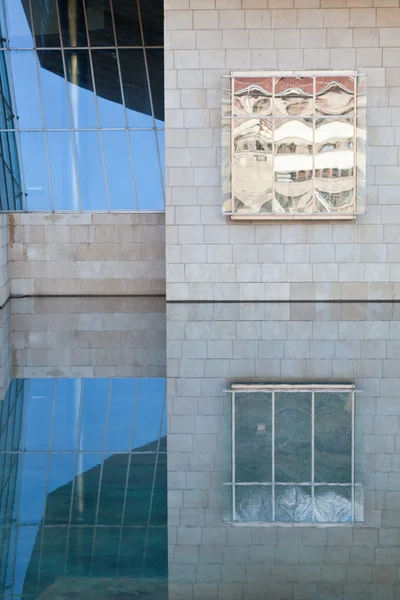 ビルバオのグッゲンハイム美術館の詳細 — ストック写真