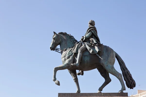 Statua Karola III w Madrycie — Zdjęcie stockowe