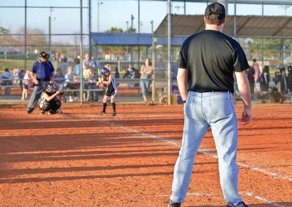 Gioco di softball ragazza — Foto Stock