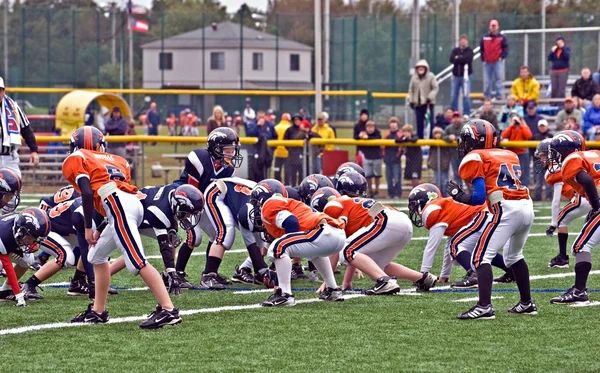 Youth Football, Line of Scrimmage — Stock Photo, Image