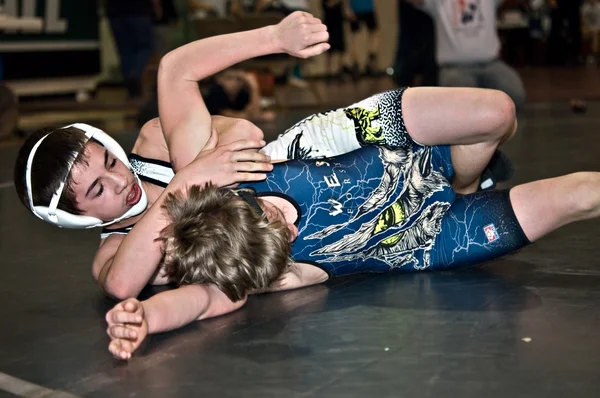Young Boys Wrestling — Stock Photo, Image