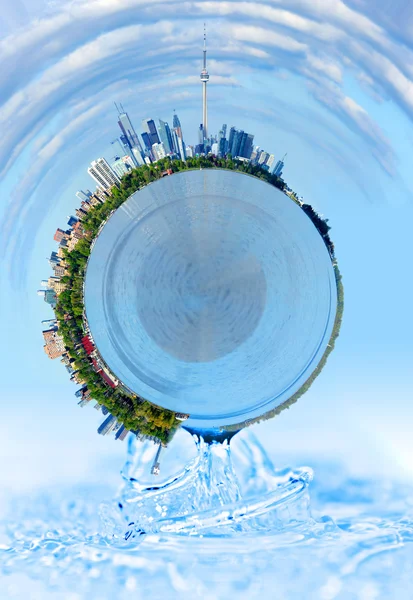 Esferas e água — Fotografia de Stock