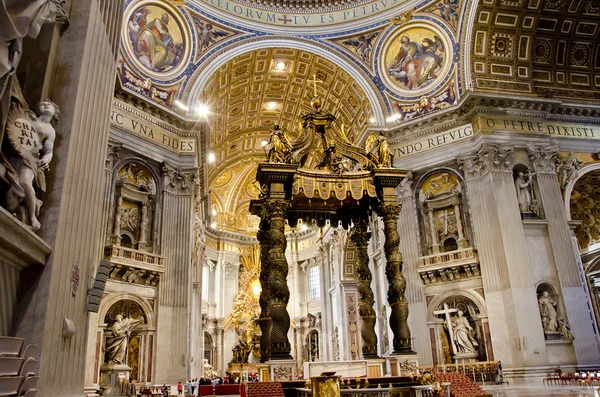 St. peter katedrála ve Vatikánu — Stock fotografie