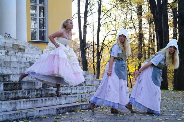 Collage on the tale of Cinderella, the princess turns into Cinderella — Stock Photo, Image