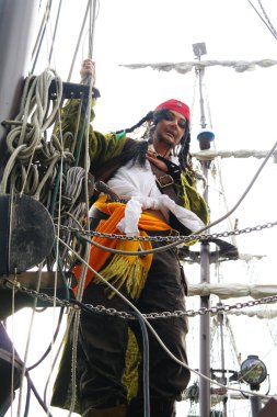 aktör jack sparrow bir yelkenli gemi, castor-1 şeklinde