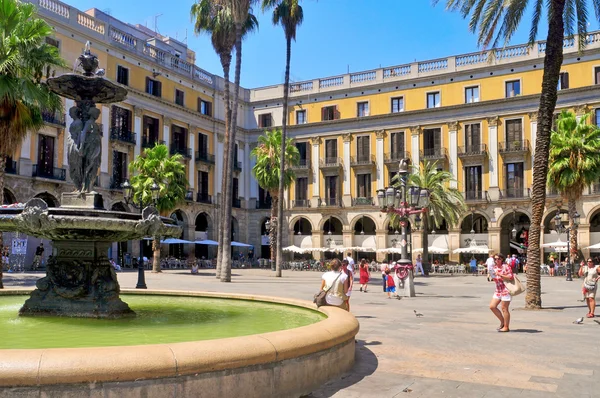 Plaza real i barcelona, Spanien — Stockfoto