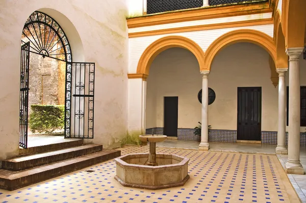 Andalusischer Innenhof — Stockfoto