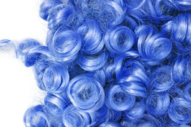 Mavi kıvırcık peruk