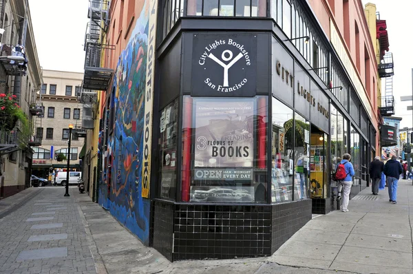 Книжный магазин City Lights в Сан-Франциско, США — стоковое фото