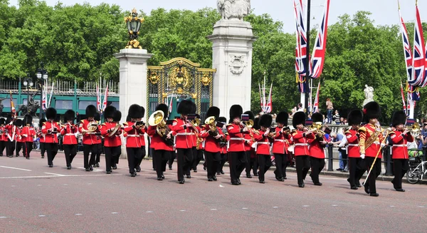 Guardias de pies en Londres, Reino Unido — Foto de Stock