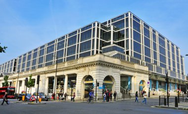 Colonnade yürüyüş alışveriş merkezi Londra, İngiltere