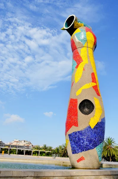 Dona i Ocell Joan Miros skulptur i Barcelona, Spanien — Stockfoto
