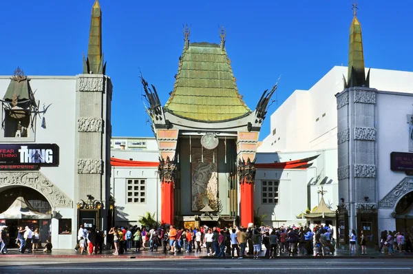 好莱坞的中国剧院在好莱坞大道的中央，洛杉矶，美国 — 图库照片