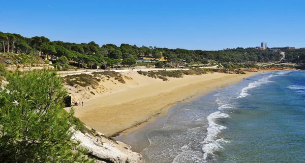 Praia Platja Llarga, em Salou, Espanha — Fotografia de Stock