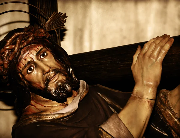 Jezus Christus die het Heilige Kruis draagt — Stockfoto