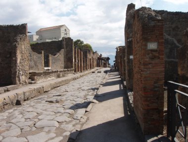 pompeii sokakta