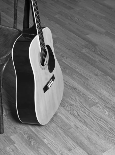 地板上的吉他 — 图库照片