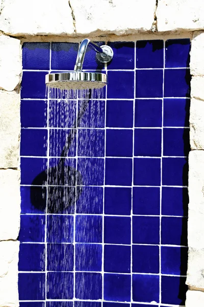 Outdoor shower — Stock Photo, Image