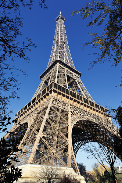 The Eiffel tower in Paris in autumn