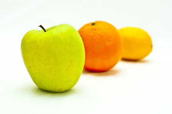 Frutas frescas - manzana, cítricos, naranja —  Fotos de Stock