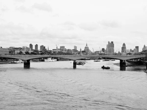 Rzeka Tamiza w Londynie — Zdjęcie stockowe