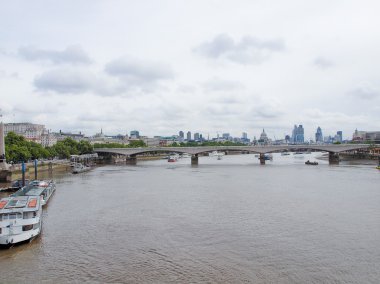 Londra 'da Thames Nehri