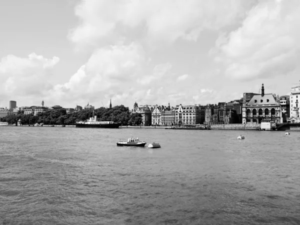 Темза в Лондоне — стоковое фото