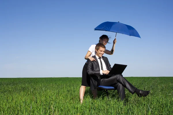 The insurance woman in the field, giving you the best protection — Stock Photo, Image