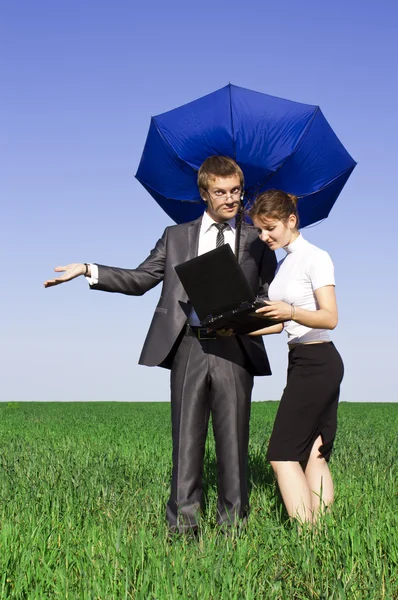 The insurance agent in the field, can not provide protection — Stock Photo, Image