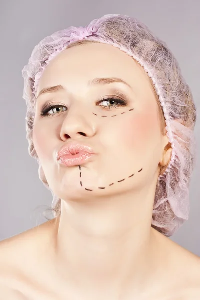 여성의 얼굴에 묻은 화장품 보톡스 주사. — 스톡 사진
