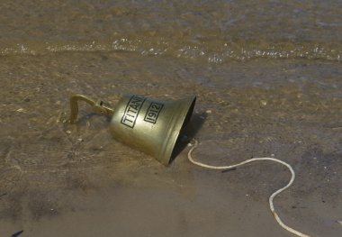 Ship bell of Titanic ship clipart