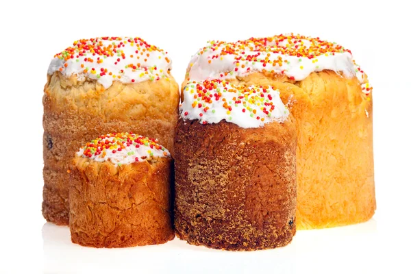 흰색 위에 절연 부활절 케이크 — 스톡 사진