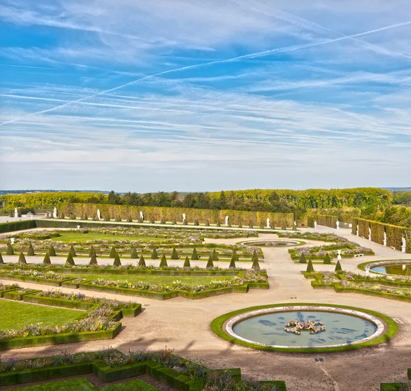 Versailles Sarayı bahçesinde — Stok fotoğraf