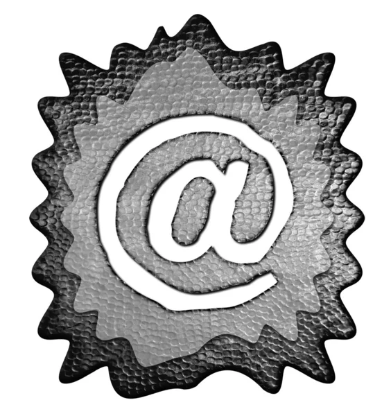 Fém 3d elektronikus levél szimbólum elszigetelt fehér háttér. — Stock Fotó