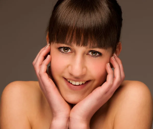 Krása portrét portrét roztomilý šťastný mladá brunetka Isola — Stock fotografie