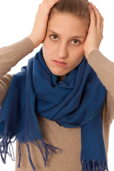 Красивая молодая девушка жестом головная боль изолированы на белом backgr — стоковое фото