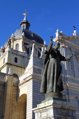 Madrid'ın Almudena Katedrali. İspanya