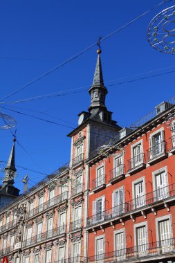 ayrıntılı bir şekilde dekore edilmiş cephe ve balkon palza Belediye Başkanı, madrid, spai