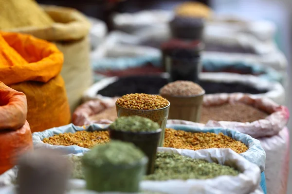 Traditionella kryddor-marknaden i Indien. — Stockfoto