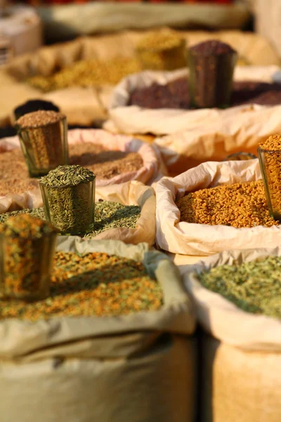 Mercado de especiarias tradicionais na Índia . — Fotografia de Stock