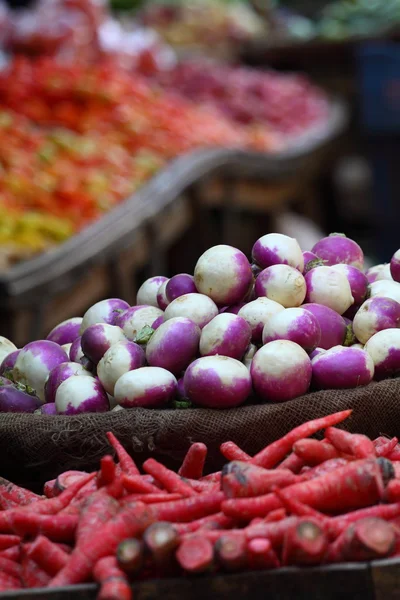 Παραδοσιακή αγορά οπωροκηπευτικών στην Ινδία. — Φωτογραφία Αρχείου