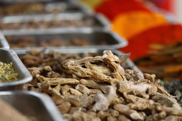 Traditioneller Gewürzmarkt in Indien — Stockfoto
