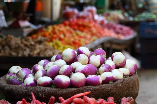 Diverse groenten op plantaardige markt. India — Stockfoto
