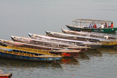 Kutsal kent varanasi ve kutsal Ganj Nehri.